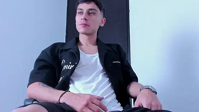 axel davis  online show from February 13, 5:47 am