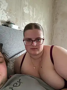 CurvyPaar2 online show from April 19, 12:26 pm