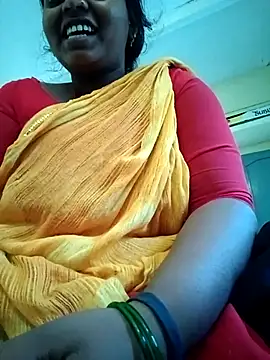 Snapshot of Hot_crety chatting on October 9, 4:10 am Hot crety online show from October 9, 4:10 am