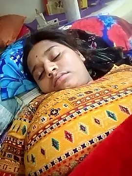 Snapshot of Hot_crety chatting on November 8, 11:58 pm Hot crety online show from November 8, 11:58 pm