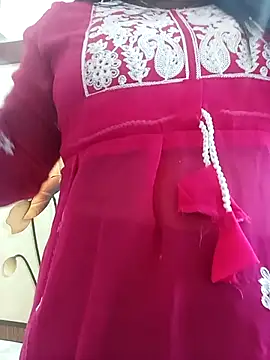 Snapshot of cute_girl007 chatting on November 19, 7:19 am cute girl007 online show from November 19, 7:19 am