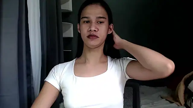 Snapshot of urseductivebarbie_xx chatting on October 9, 7:17 am urseductivebarbie xx online show from October 9, 7:17 am