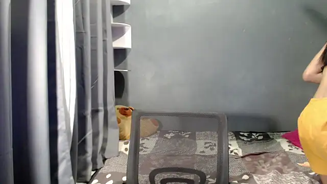 Snapshot of urseductivebarbie_xx chatting on October 20, 12:27 pm urseductivebarbie xx online show from October 20, 12:27 pm