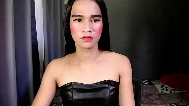 Snapshot of urseductivebarbie_xx chatting on October 21, 12:33 am urseductivebarbie xx online show from October 21, 12:33 am