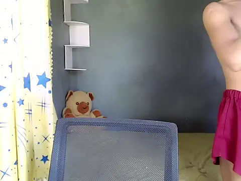 Snapshot of urseductivebarbie_xx chatting on November 10, 1:59 am urseductivebarbie xx online show from November 10, 1:59 am