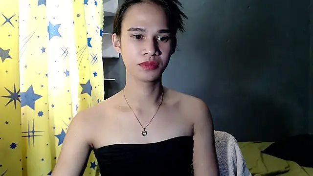 Snapshot of urseductivebarbie_xx chatting on November 15, 6:33 am urseductivebarbie xx online show from November 15, 6:33 am