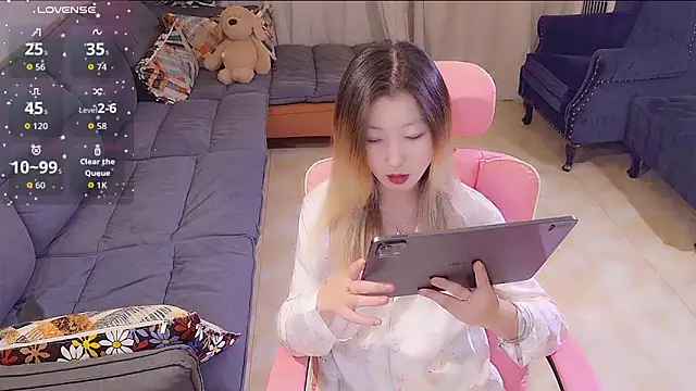 Deserve E online show from October 15, 1:11 pm