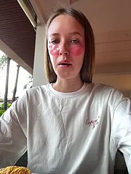 Snapshot of ElliRose chatting on October 12, 1:48 am ElliRose online show from October 12, 1:48 am