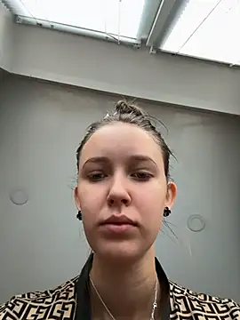 ElliRose online show from December 21, 5:58 am