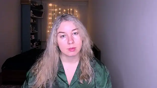 NancySanders online show from April 22, 6:53 pm