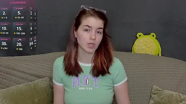 Snapshot of ElzaBlis chatting on November 8, 4:07 pm ElzaBlis online show from November 8, 4:07 pm