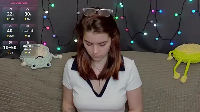 Snapshot of ElzaBlis chatting on December 17, 2:45 pm ElzaBlis online show from December 17, 2:45 pm