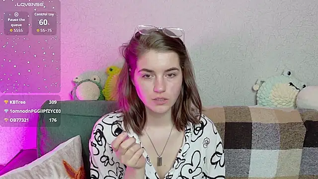 ElzaBlis online show from April 18, 7:07 pm