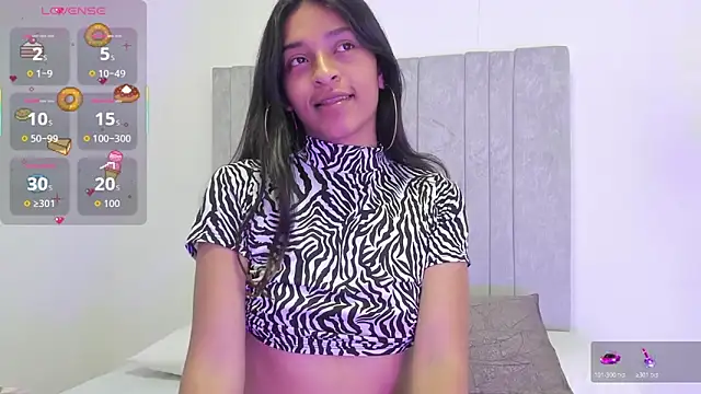 Snapshot of RousyMoon chatting on October 24, 12:56 pm RousyMoon online show from October 24, 12:56 pm