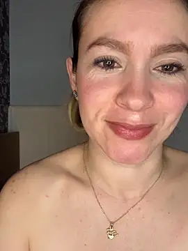 Snapshot of BritgetPsychol chatting on November 19, 3:17 am BritgetPsychol online show from November 19, 3:17 am