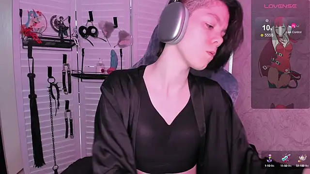 Snapshot of aestheticbeing chatting on September 13, 12:05 pm aestheticbeing online show from September 13, 12:05 pm