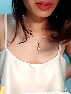 Snapshot of Hinna_x chatting on May 5, 10:18 pm Hinna x online show from May 5, 10:18 pm