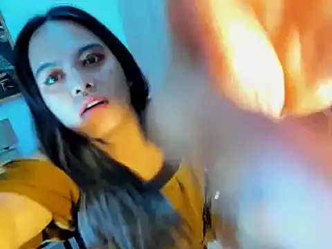 yourmochaloca69 online show from December 1, 1:10 am