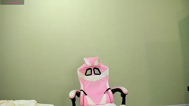 Snapshot of obokozu_mai chatting on November 9, 4:33 am obokozu mai online show from November 9, 4:33 am