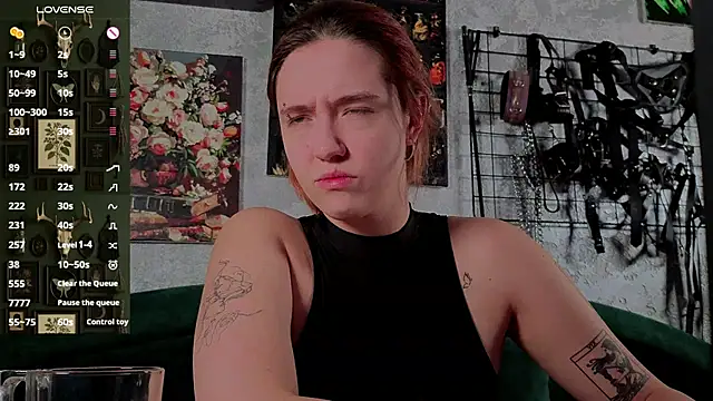 Snapshot of the_high_priestess chatting on December 4, 3:05 am the high priestess online show from December 4, 3:05 am