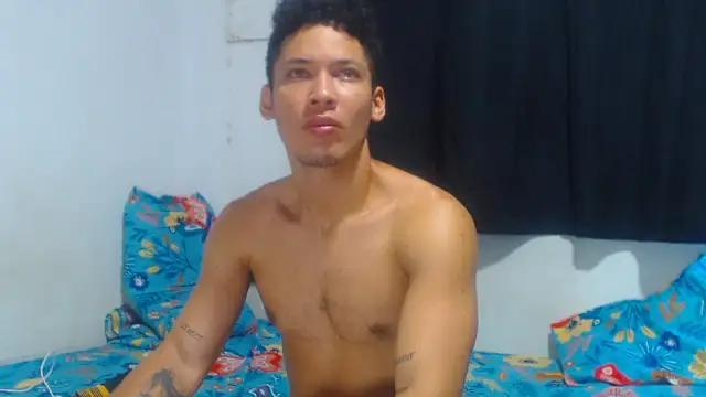 Snapshot of RuiMaddoox chatting on September 10, 11:32 am RuiMaddoox online show from September 10, 11:32 am