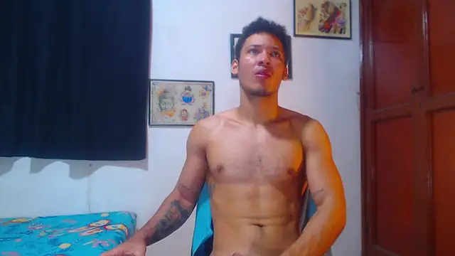 Snapshot of RuiMaddoox chatting on September 23, 11:02 am RuiMaddoox online show from September 23, 11:02 am