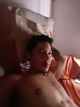 Snapshot of RuiMaddoox chatting on November 13, 3:55 pm RuiMaddoox online show from November 13, 3:55 pm