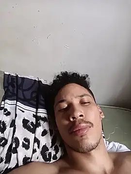 Snapshot of RuiMaddoox chatting on December 14, 1:38 pm RuiMaddoox online show from December 14, 1:38 pm