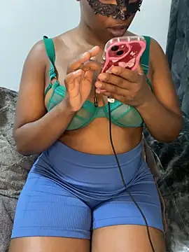 wellbuiltDiosa online show from October 8, 4:26 pm