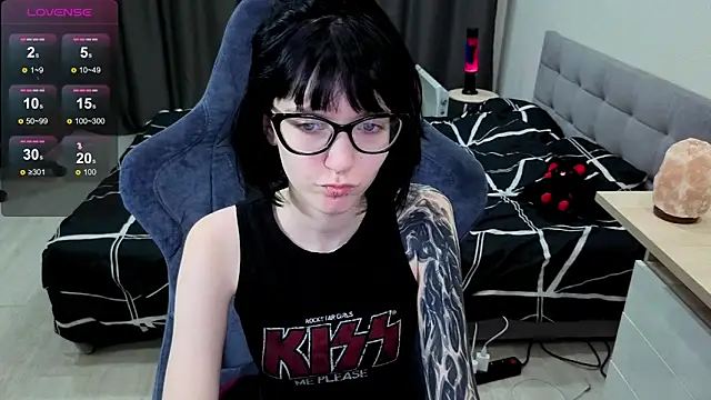 HazelTompson online show from January 9, 2:53 pm