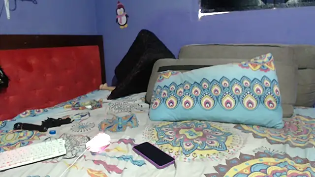 Snapshot of Charlot_suny_dirty chatting on December 13, 9:20 pm Charlot suny dirty online show from December 13, 9:20 pm