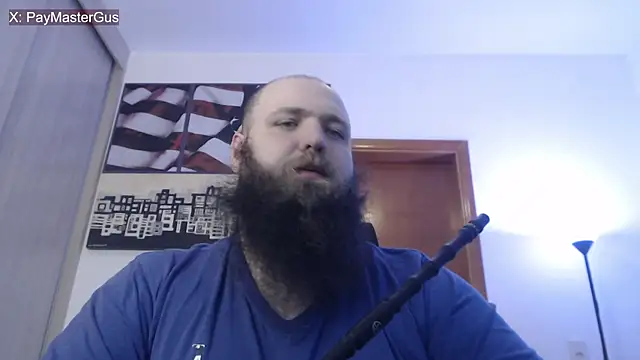 Snapshot of PayMasterGus chatting on October 22, 4:24 am PayMasterGus online show from October 22, 4:24 am