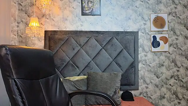 Apolo rousse1 online show from November 25, 9:15 pm