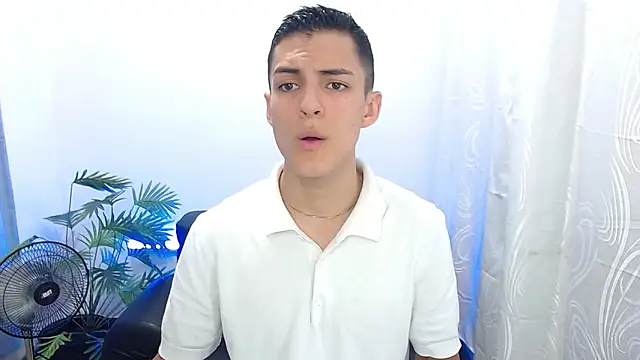 Snapshot of Matiius18 chatting on September 16, 2:07 pm Matiius18 online show from September 16, 2:07 pm