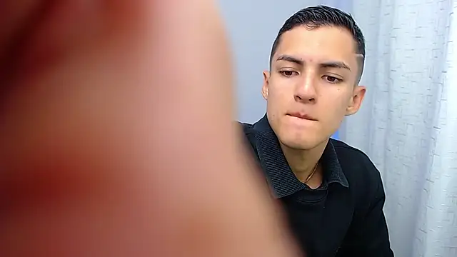 Snapshot of Matiius18 chatting on October 22, 1:55 pm Matiius18 online show from October 22, 1:55 pm