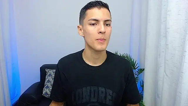 Snapshot of Matiius18 chatting on October 24, 1:51 pm Matiius18 online show from October 24, 1:51 pm