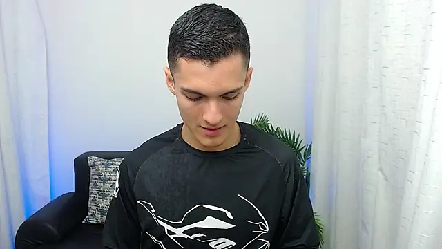 Snapshot of Matiius18 chatting on November 8, 2:17 pm Matiius18 online show from November 8, 2:17 pm