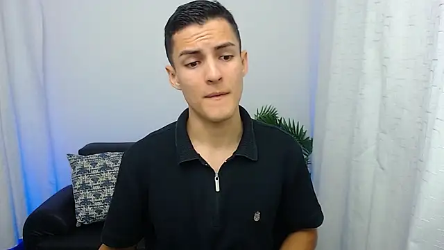 Snapshot of Matiius18 chatting on November 12, 1:33 pm Matiius18 online show from November 12, 1:33 pm