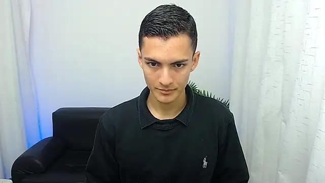 Snapshot of Matiius18 chatting on November 14, 1:32 pm Matiius18 online show from November 14, 1:32 pm