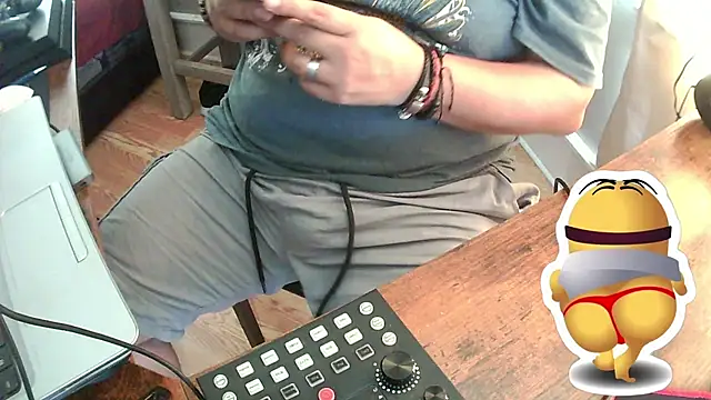 Snapshot of perversus12 chatting on October 1, 7:20 pm perversus12 online show from October 1, 7:20 pm