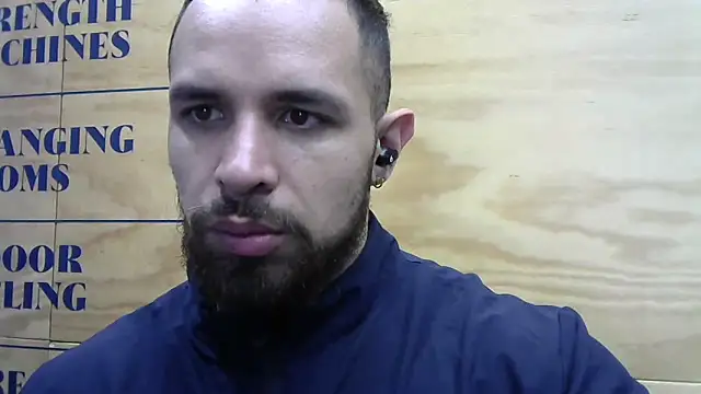 Snapshot of mason_fit chatting on November 9, 11:52 am mason fit online show from November 9, 11:52 am