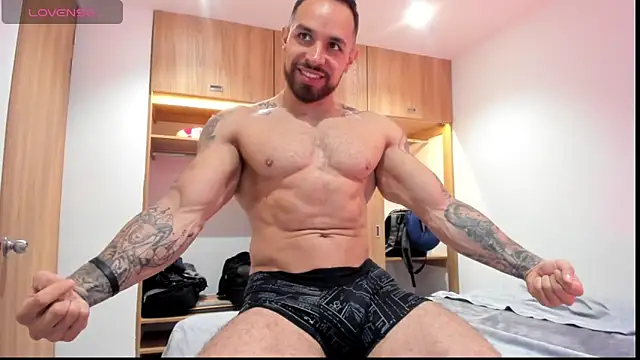 Snapshot of mason_fit chatting on December 2, 1:33 am mason fit online show from December 2, 1:33 am