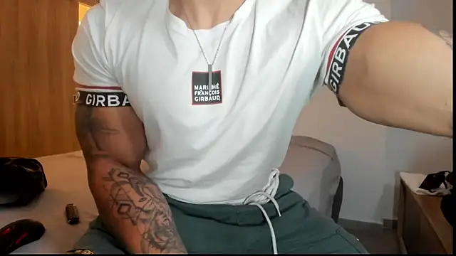 Snapshot of mason_fit chatting on December 5, 10:13 am mason fit online show from December 5, 10:13 am