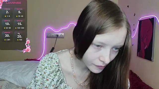 Snapshot of AliceHaris chatting on October 29, 3:42 am AliceHaris online show from October 29, 3:42 am