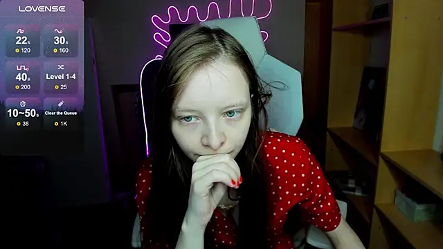 Snapshot of AliceHaris chatting on November 10, 3:27 am AliceHaris online show from November 10, 3:27 am