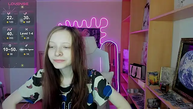 Snapshot of AliceHaris chatting on November 15, 3:04 am AliceHaris online show from November 15, 3:04 am