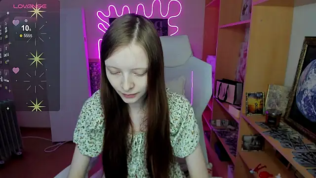 Snapshot of AliceHaris chatting on November 18, 9:36 am AliceHaris online show from November 18, 9:36 am