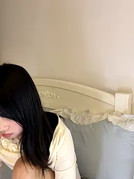 Ella-A9 online show from October 30, 3:02 pm