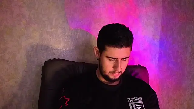 Snapshot of ryan_evanss chatting on September 11, 1:22 pm ryan evanss online show from September 11, 1:22 pm