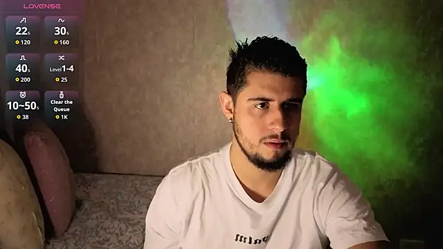 Snapshot of ryan_evanss chatting on September 18, 12:51 pm ryan evanss online show from September 18, 12:51 pm